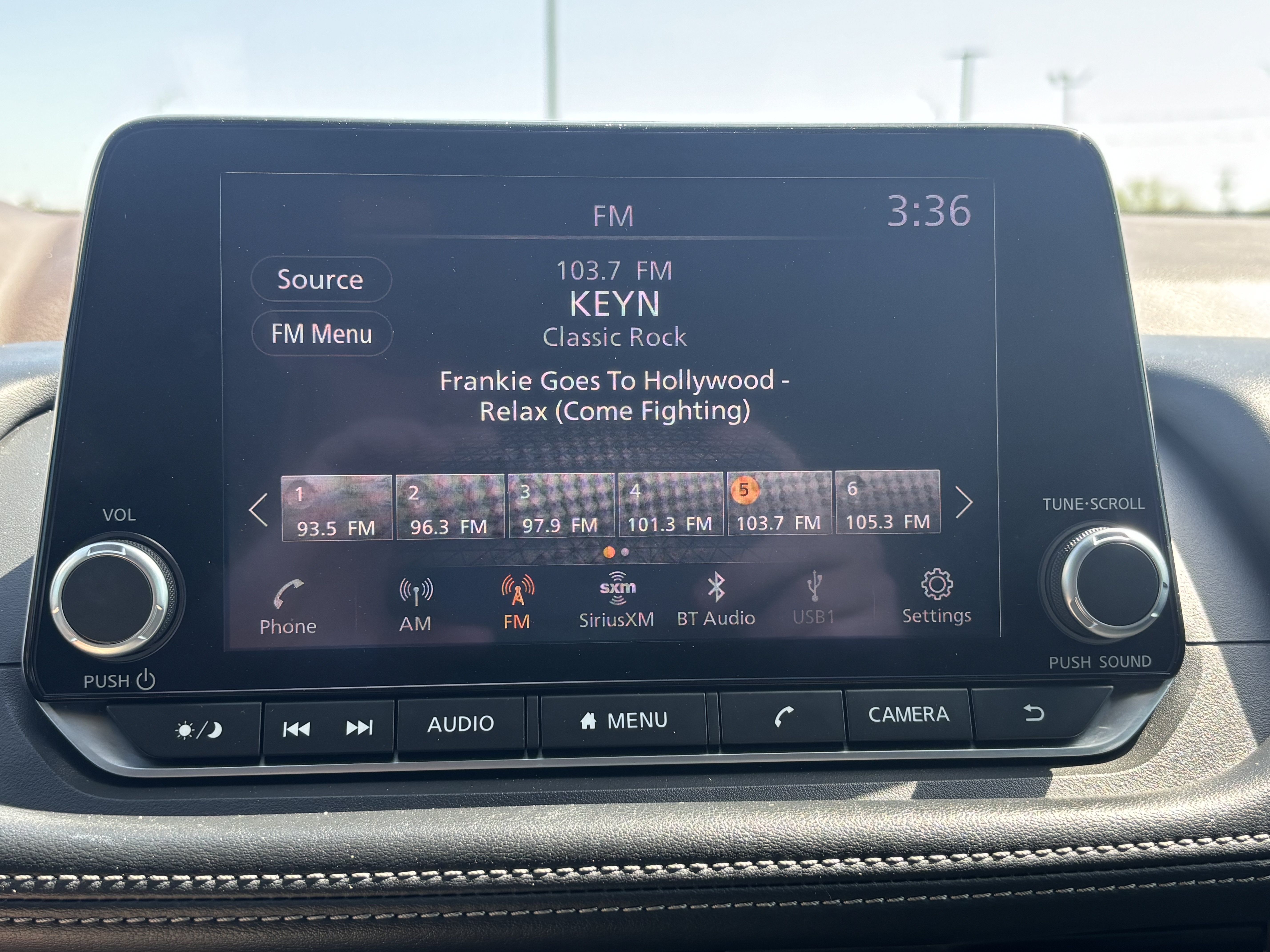 Used 2023 Nissan Rogue S FWD image 12