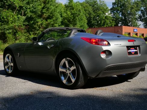 Used 2007 Pontiac Solstice Convertible w/ Premium Package RWD image 37