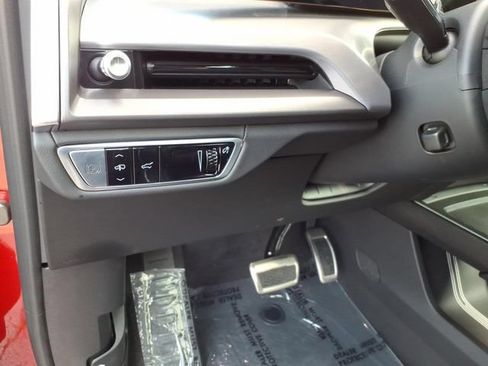 Used 2026 Cadillac Vistiq Platinum w/ LPO, Floor Liner Package AWD/4WD image 28