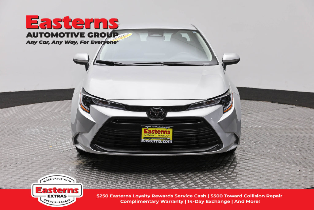 Used 2025 Toyota Corolla LE FWD image 3