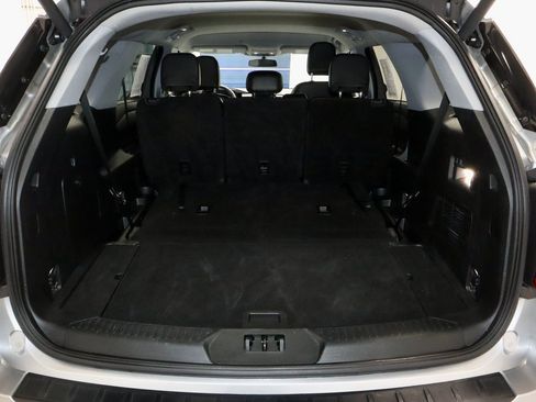 Certified 2022 Ford Explorer XLT w/ Equipment Group 202A image 14