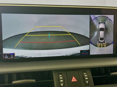 Used 2020 Lexus ES 350 Ultra Luxury w/ Accessory Package 2 FWD image 17