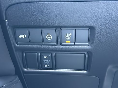 Used 2023 Nissan Armada SL w/ Captain's Chairs Package image 37