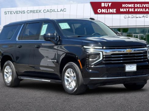 Used 2025 Chevrolet Suburban LT RWD image 1