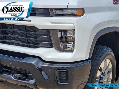 Used 2025 Chevrolet Silverado 2500 Custom w/ Custom Value Package AWD/4WD image 11