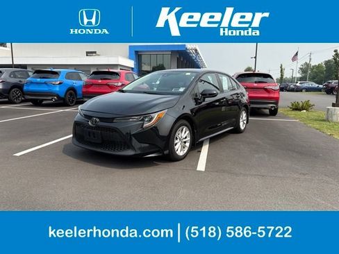 Used 2022 Toyota Corolla LE w/ LE Convenience Package FWD image 1