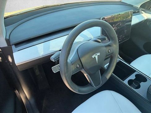 Used 2024 Tesla Model Y Long Range image 10
