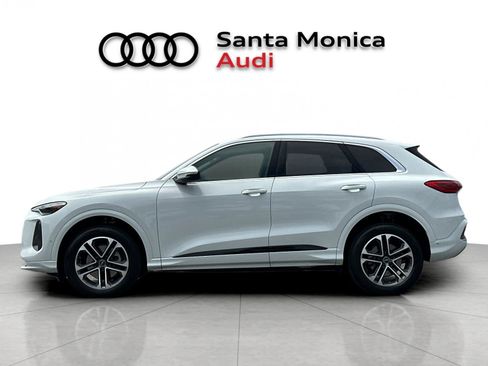 Used 2025 Audi Q5 Premium Plus w/ Premium Plus AWD/4WD image 5