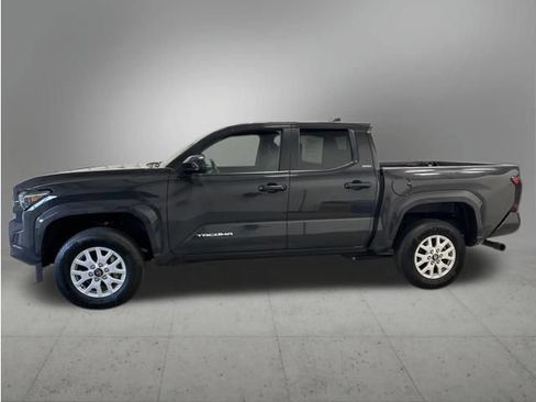 Used 2025 Toyota Tacoma SR5 AWD/4WD image 2