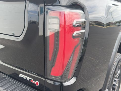 Used 2024 GMC Sierra 3500 AT4 w/ AT4 Premium Plus Package AWD/4WD image 7