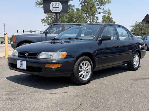Used 1996 Toyota Corolla FWD image 1