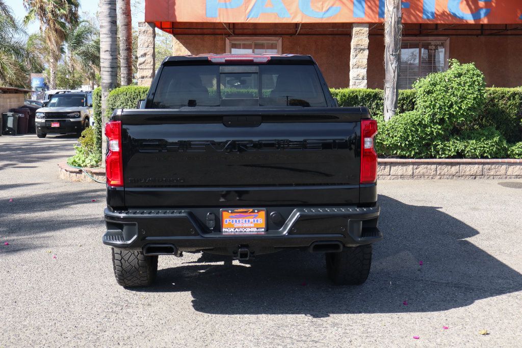 Used 2020 Chevrolet Silverado 1500 LT Trail Boss w/ Midnight Edition AWD/4WD image 7