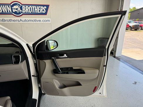 Used 2021 Kia Sportage EX w/ EX Technology Package AWD/4WD image 30