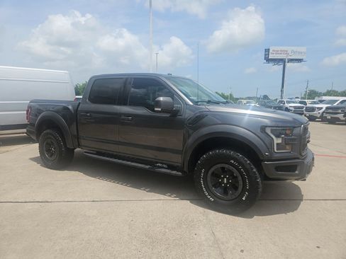 Used 2018 Ford F150 Raptor w/ Equipment Group 802A Luxury AWD/4WD image 4