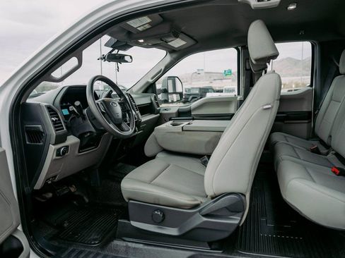 Used 2022 Ford F250 XL w/ Power Equipment Group image 11