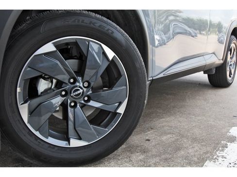 Used 2026 Nissan Rogue SV w/ Cold Weather Package FWD image 29