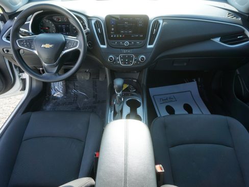 Used 2024 Chevrolet Malibu LT image 10