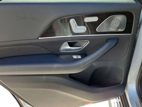 Used 2023 Mercedes-Benz GLS 450 4MATIC image 12