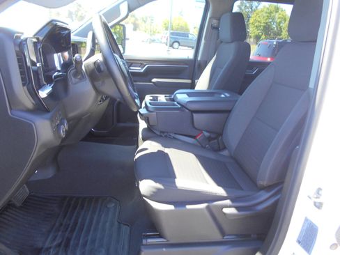 Used 2024 Chevrolet Silverado 2500 LT AWD/4WD image 10