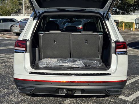 New 2026 Volkswagen Atlas SE image 11