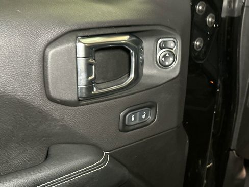 Used 2023 Jeep Wrangler Unlimited Sahara w/ Cold Weather Group image 16