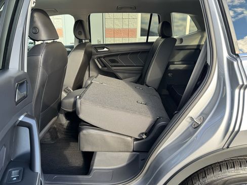 Used 2023 Volkswagen Tiguan SE image 27