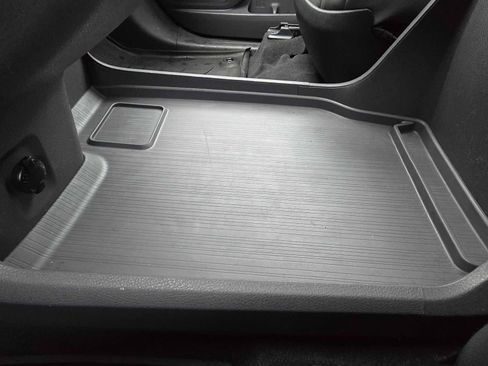Used 2024 Toyota Sienna XLE w/ XLE Plus Package AWD/4WD image 36