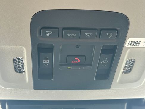 New 2026 Toyota Camry XLE AWD/4WD image 32