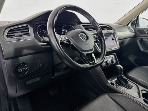 Used 2019 Volkswagen Tiguan SE w/ Panoramic Sunroof Package FWD image 21