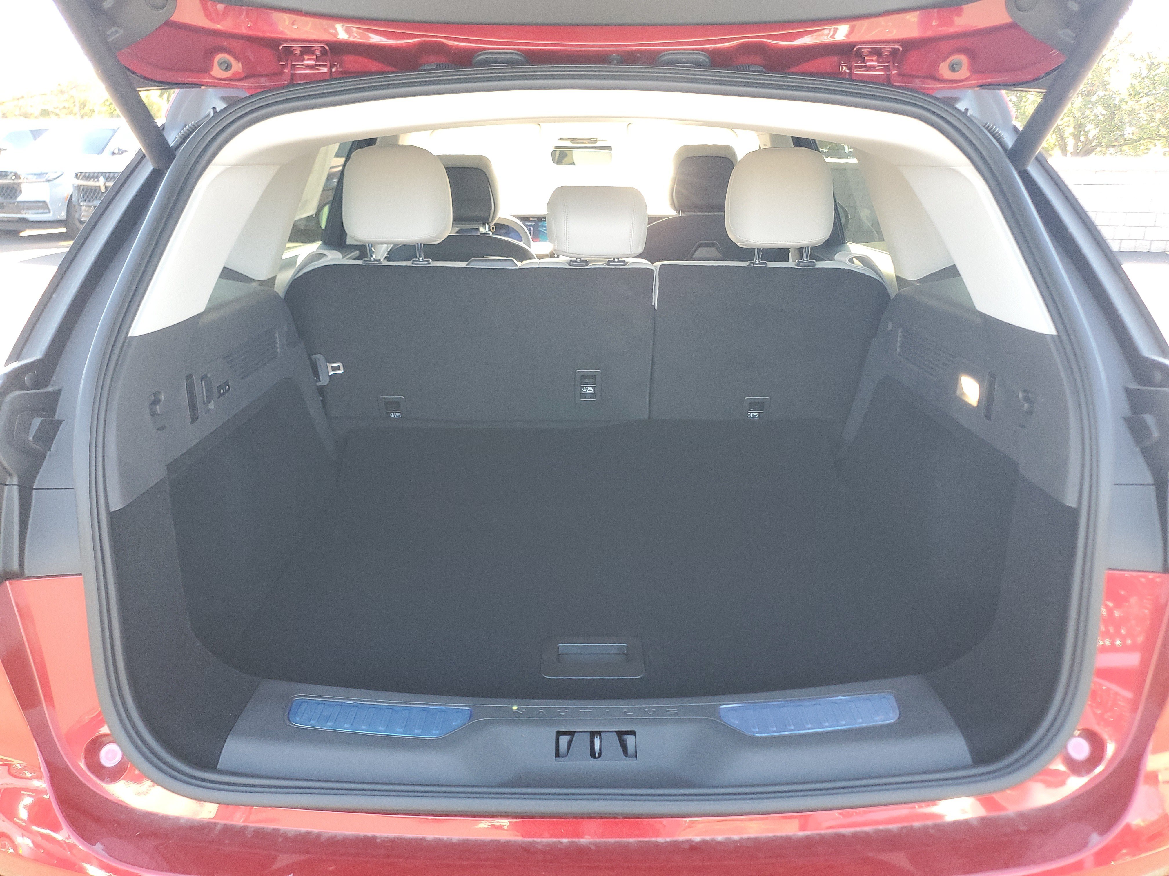 New 2026 Lincoln Nautilus Premier AWD/4WD image 31