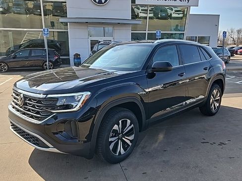 New 2026 Volkswagen Atlas Cross Sport SE FWD image 1