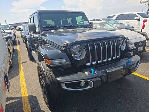 Used 2022 Jeep Wrangler Unlimited Sahara w/ Cold Weather Group AWD/4WD image 3