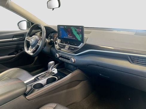 Used 2023 Nissan Altima 2.5 SR w/ SR Premium Package FWD image 29