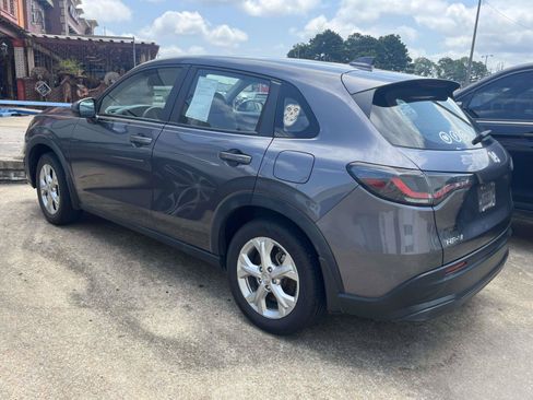 Certified 2023 Honda HR-V LX image 3