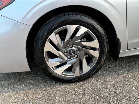 Used 2025 Subaru Legacy Limited image 9