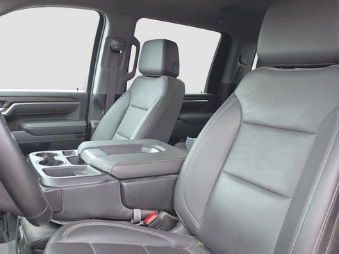 Used 2025 GMC Sierra 3500 SLT image 7