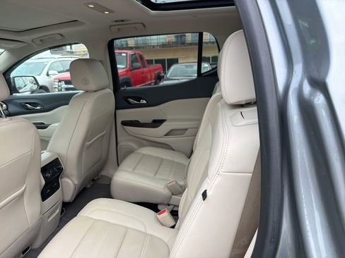 Used 2023 GMC Acadia Denali w/ Denali Technology Package FWD image 15