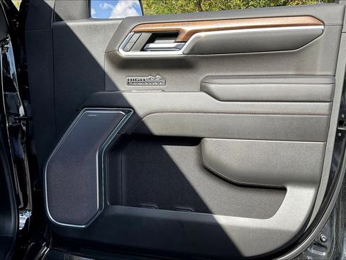 Certified 2023 Chevrolet Silverado 1500 High Country w/ High Country Premium Package AWD/4WD image 23