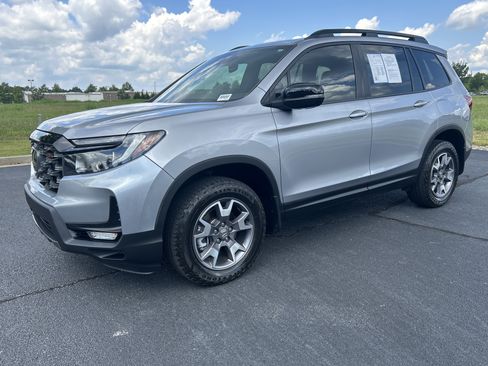 Used 2022 Honda Passport TrailSport image 5
