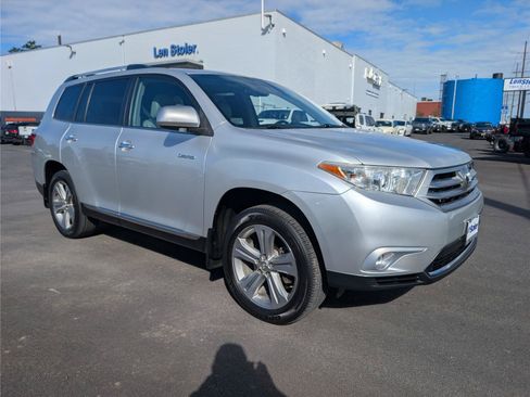 Used 2012 Toyota Highlander Limited w/ Tow Pkg AWD/4WD image 7