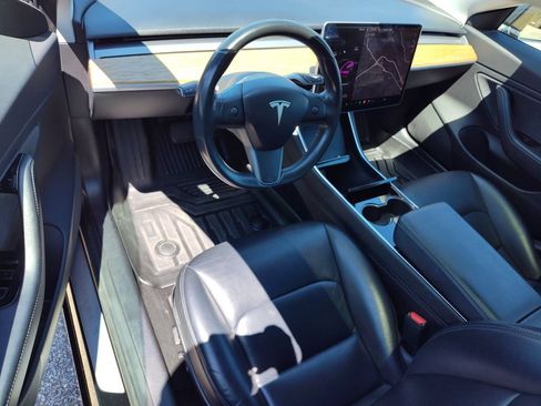Used 2018 Tesla Model 3 Long Range RWD image 19
