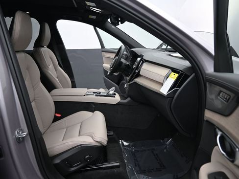 New 2026 Volvo XC90 B6 Ultra w/ Protection Package Premier AWD/4WD image 14