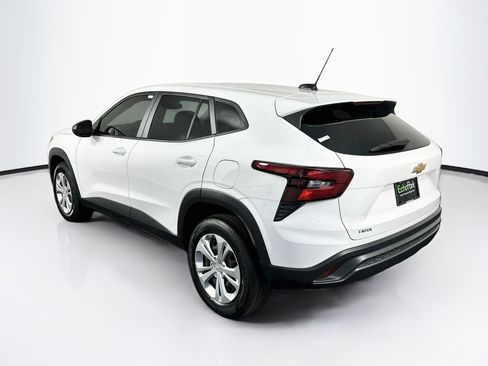 Used 2024 Chevrolet Trax LS FWD image 5