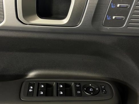 Used 2025 Hyundai Santa Fe Limited FWD image 14