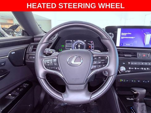 Used 2024 Lexus ES 300h Ultra Luxury w/ Accessory Package (Z2) FWD image 16