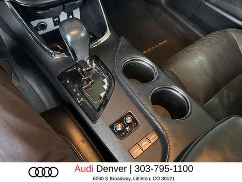 Used 2016 Toyota Avalon Limited w/ Toyota Safety Sense Package FWD image 5