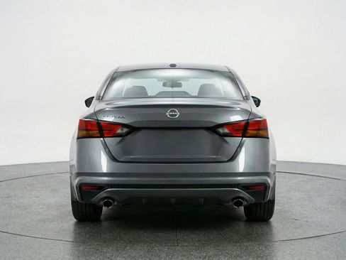 Used 2025 Nissan Altima 2.5 SV FWD image 7