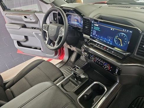 Used 2024 Chevrolet Silverado 1500 LT Trail Boss w/ Convenience Package II image 25