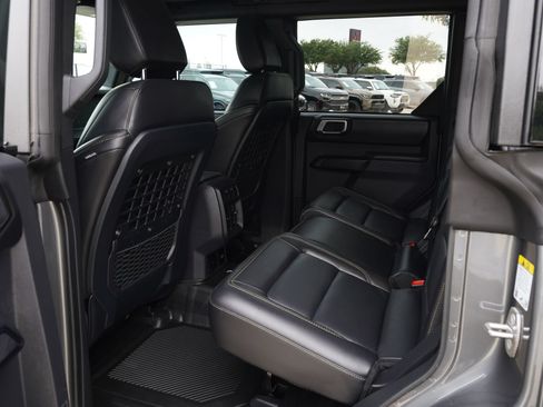 Used 2026 Ford Bronco Badlands AWD/4WD image 12