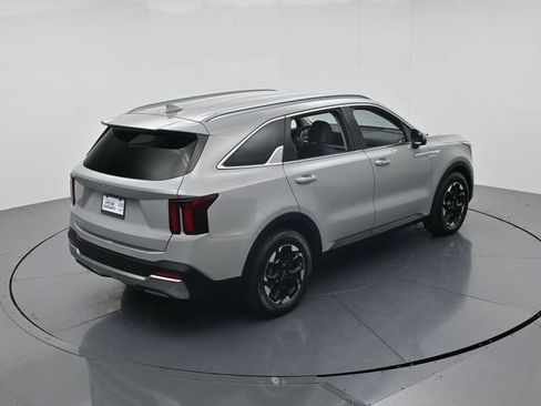 Used 2025 Kia Sorento S FWD image 43